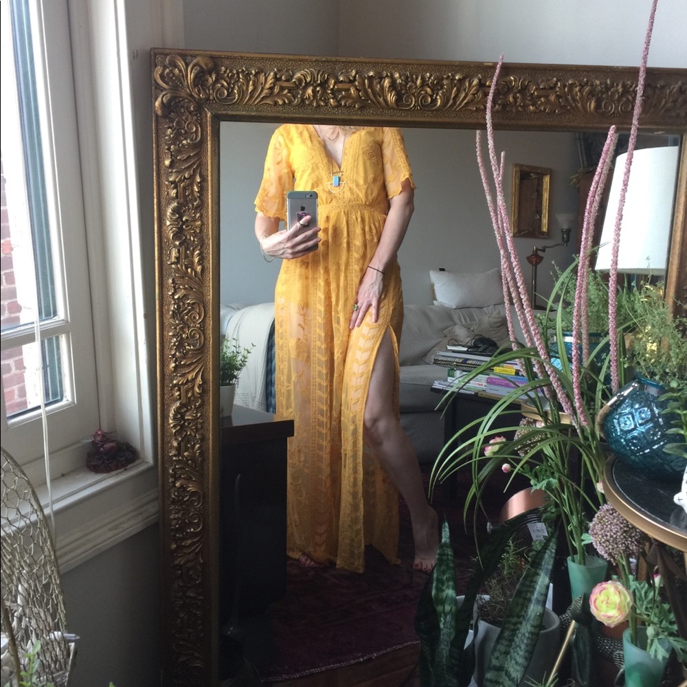 Gorg yellow lace caftan dress w/ attached shorts! - Picture 7 of 8